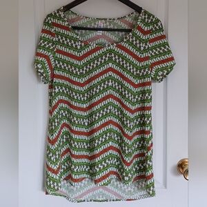 DISNEY/LULAROE CHEVRON KERMIT THE FROG REPEATING PATTERN CLASSIC HI-LO T-SHIRT M